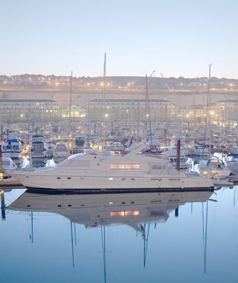 Noleggio yatch a motore in Toscana